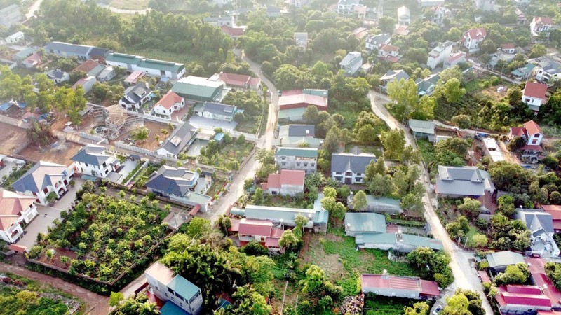 Hàng chục công trình kiên cố, biệt thự được xây dựng trái phép trên địa bàn phường Liên Bảo, TP Vĩnh Yên. Ảnh: Công an Nhân dân