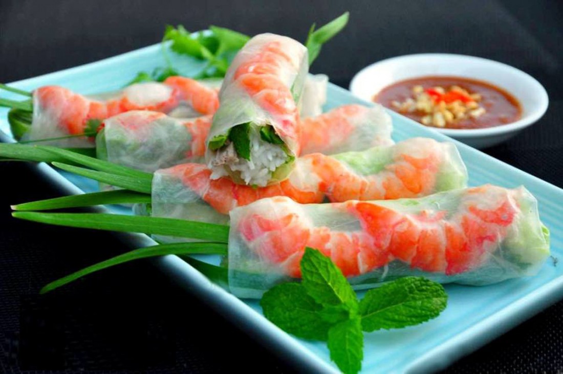 Chả giò và Gỏi cuốn Việt Nam nằm trong 50 món ăn nhẹ hấp dẫn nhất thế giới