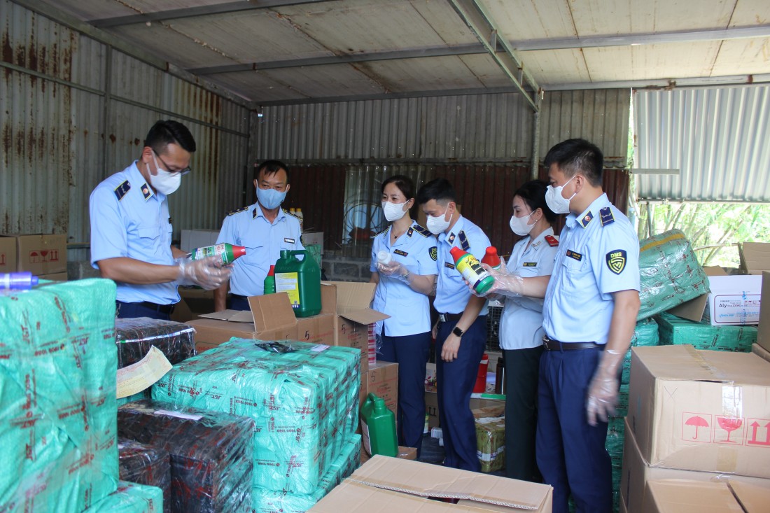 Thái Nguyên: Thu giữ gần 600 chai thuốc trừ cỏ là hàng hoá nhập lậu