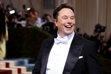 Tỷ phú Elon Musk trở lại ngôi vị người giàu nhất thế giới