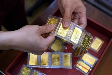 Giá vàng hôm nay 27/6: Vàng ảm đạm trong bối cảnh USD tăng giá