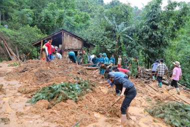 Hà Giang: Mưa lớn làm sạt lở đất khiến 4 người trong một gia đình thương vong