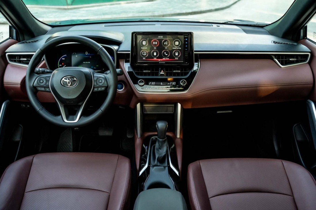 Bảng giá xe Toyota Corolla Cross mới nhất tháng 7/2023: Giá lăn bánh và thông số kĩ thuật kèm ưu đãi