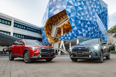 Bảng giá xe Toyota Corolla Cross mới nhất tháng 7/2023: Giá lăn bánh và thông số kĩ thuật kèm ưu đãi