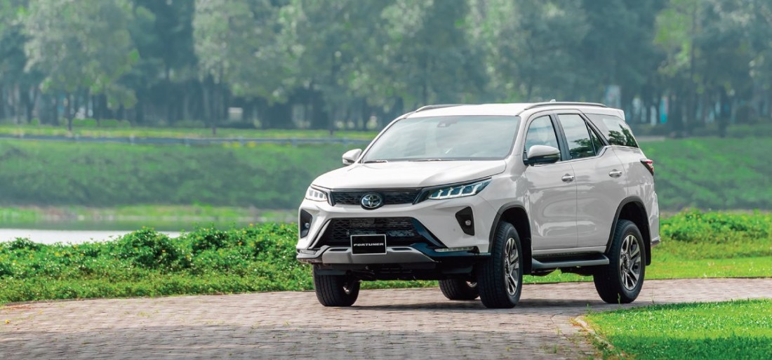 Bảng giá xe Toyota Fortuner mới nhất tháng 7/2023: Giá lăn bánh và thông số kĩ thuật kèm ưu đãi