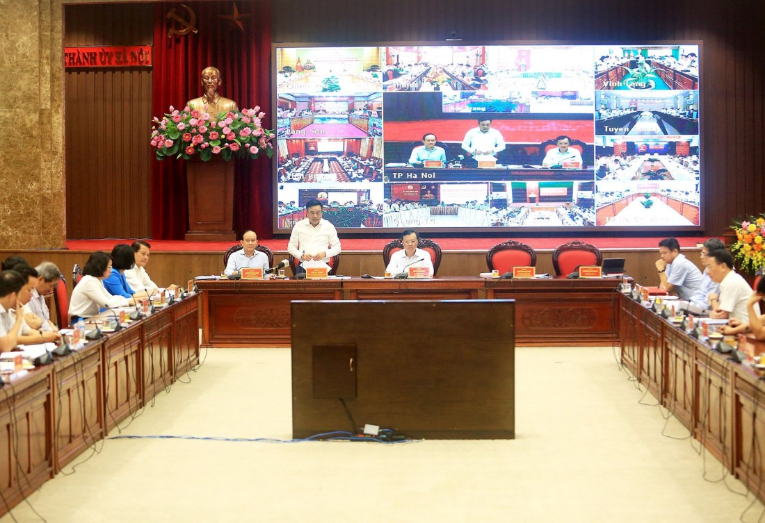 Bí thư Thành ủy Hà Nội Đinh Tiến Dũng cùng các đồng chí lãnh đạo thành phố Hà Nội dự Hội nghị