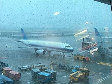 Cục Hàng không Việt Nam: Hạn chế tình trạng máy bay chờ tại khu vực sân bay khi có thời tiết bất lợi