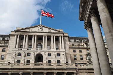 BoE tăng lãi suất thứ 14 liên tiếp