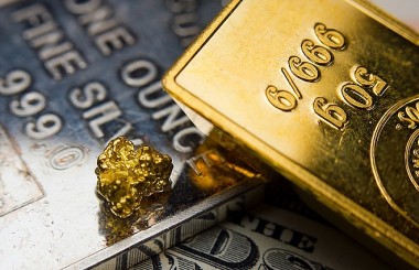 Giá vàng hôm nay 9/8: Giá vàng SJC giảm, vàng miếng 9999 giữ nguyên