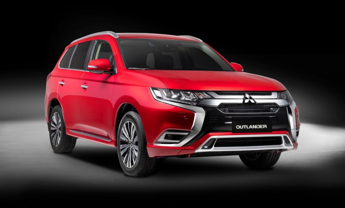 Bảng giá xe Mitsubishi Outlander mới nhất tháng 8/2023: Giá lăn bánh và thông số kĩ thuật kèm ưu đãi