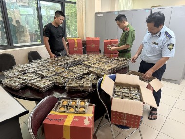 Hà Nội: Phát hiện nhiều cơ sở kinh doanh bánh trung thu có dấu hiệu nhập lậu với số lượng lớn