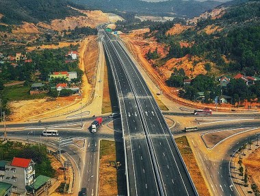Thủ tướng yêu cầu Bộ GTVT phải ban hành quy chuẩn thiết kế đường cao tốc trong quý I/202