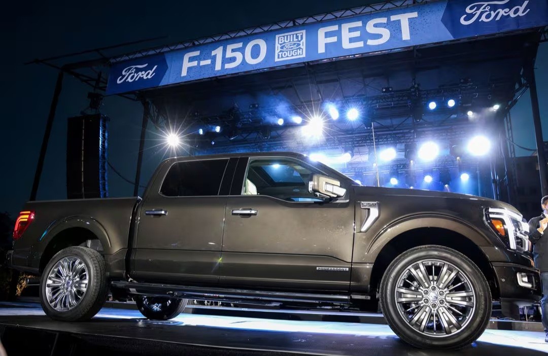 Ford Motor Company tiết lộ xe bán tải Ford F-150 2024 trước Triển lãm ô tô quốc tế Bắc Mỹ ở Detroit, Michigan, Hoa Kỳ ngày 12 tháng 9 năm 2023. Ảnh REUTERS/Rebecca Cook/