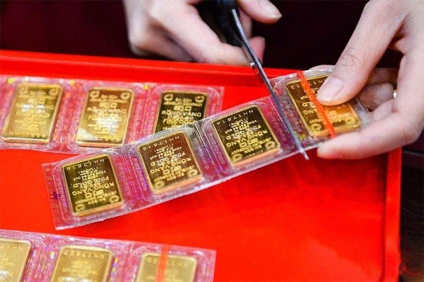 Giá vàng vượt đỉnh 79 triệu đồng/lượng