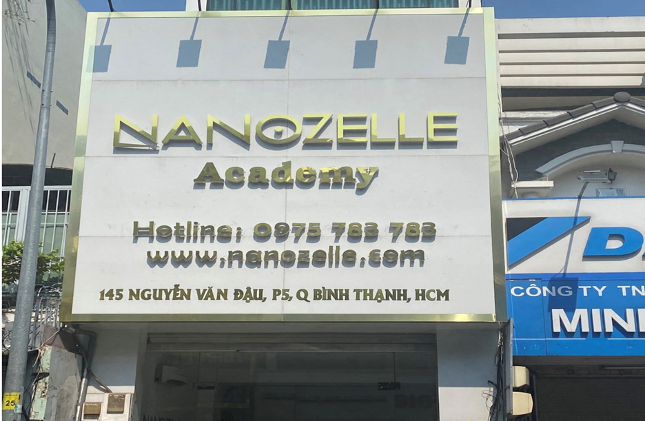 Cơ sở thực hiện khám, chữa bệnh và đào tạo dịch vụ thẩm mỹ không phép treo biển hiệu Nanozelle Academy (ảnh chụp tại thời điểm kiểm tra ngày 1-3-2024).