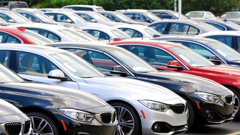 Nhập khẩu hơn 9.600 ô tô nguyên chiếc trong tháng 2 nhưng thị trường tiêu thụ ảm đạm