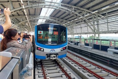 Vận hành 7 đoàn tàu tuyến metro số 1 (Bến Thành - Suối Tiên) phục vụ người dân từ ngày 1/7