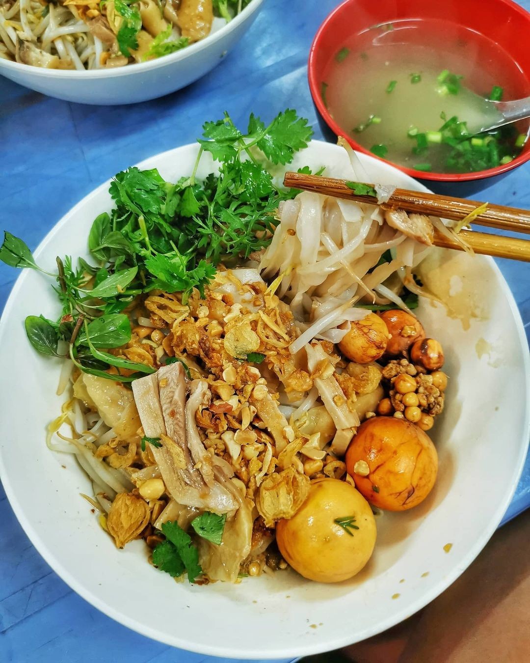 Phở trộn, nộm và gỏi gà của Việt Nam lọt top 100 món trộn ngon nhất thế giới