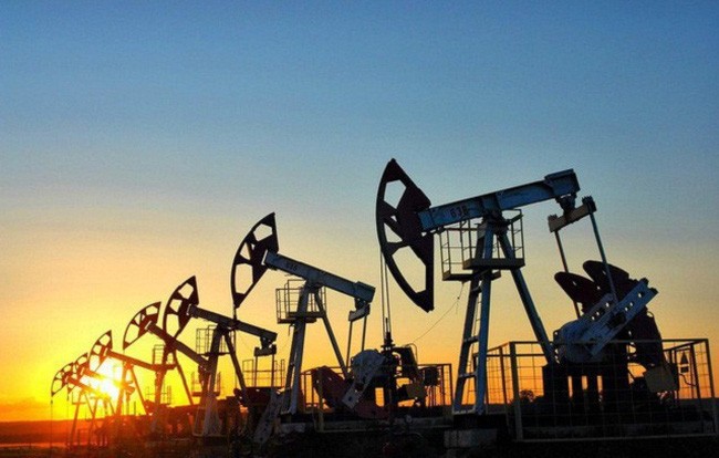 Giá dầu bật tăng do chi phối bởi áp lực nguồn cung