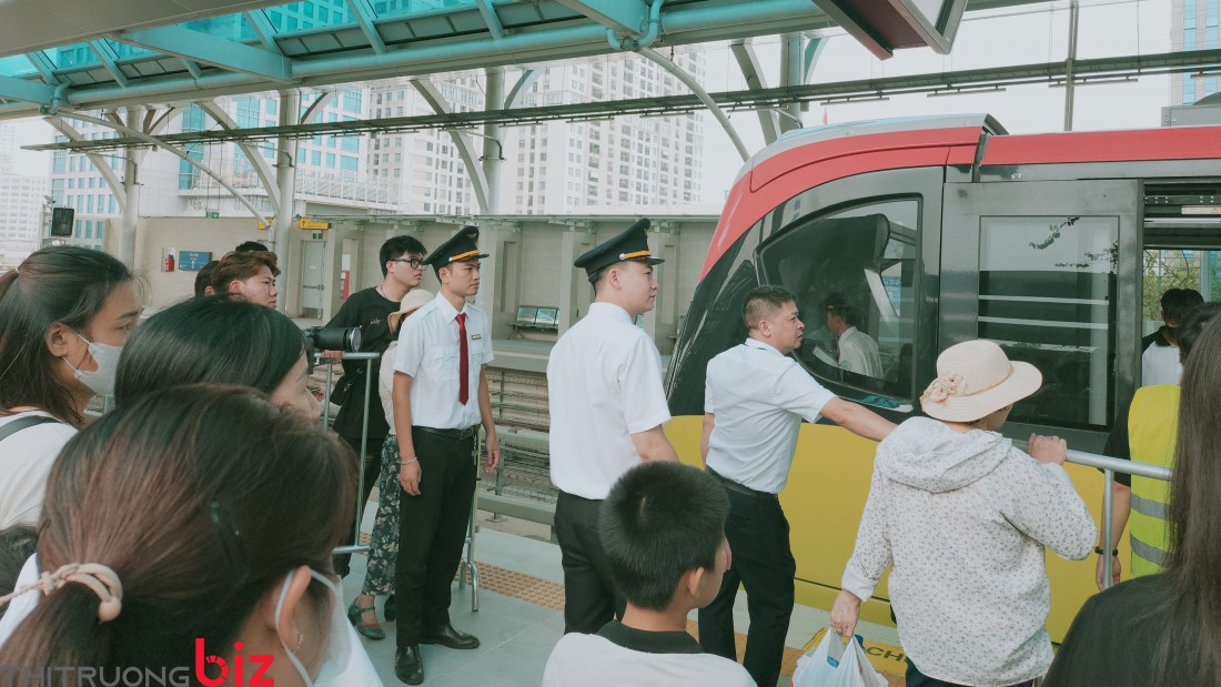 Metro Nhổn - Ga Hà Nội thu hút trăm nghìn lượt khách, trở thành điểm đến 'hot trend'