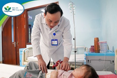 Hà Nội: Bé gái 3 tuổi mắc bệnh lý xoắn dạ dày hiếm gặp