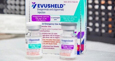 Bản tin COVID-19 sáng 19/3: Bộ Y tế khẳng định thuốc EVUSHELD không phải là "siêu vaccine"
