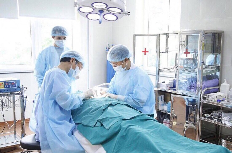 Trung tâm phẫu thuật thẩm mỹ - Bệnh viện Đại học Y Hà Nội.