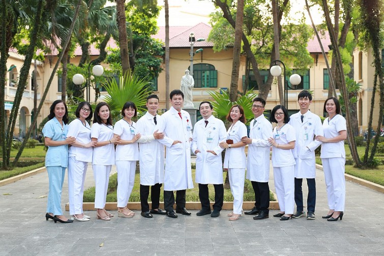 Đội ngũ y, bác sĩ tại Khoa phẫu thuật thẩm mỹ - Bệnh viện Xanh - Pôn.