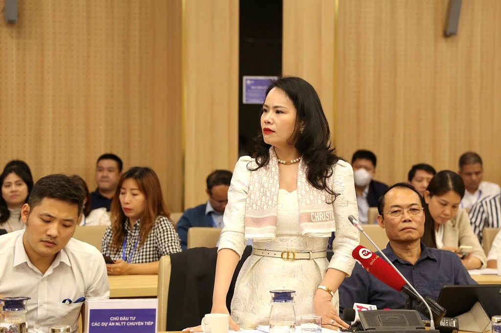 Bà Nguyễn Thị Thanh Bình - Phó Tổng giám đốc phụ trách lĩnh vực năng lượng T&T Group phát biểu.