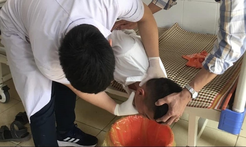 Học sinh bị ngộ độc sau khi ăn quả ngô đồng tại Hà Tĩnh. Ảnh minh họa