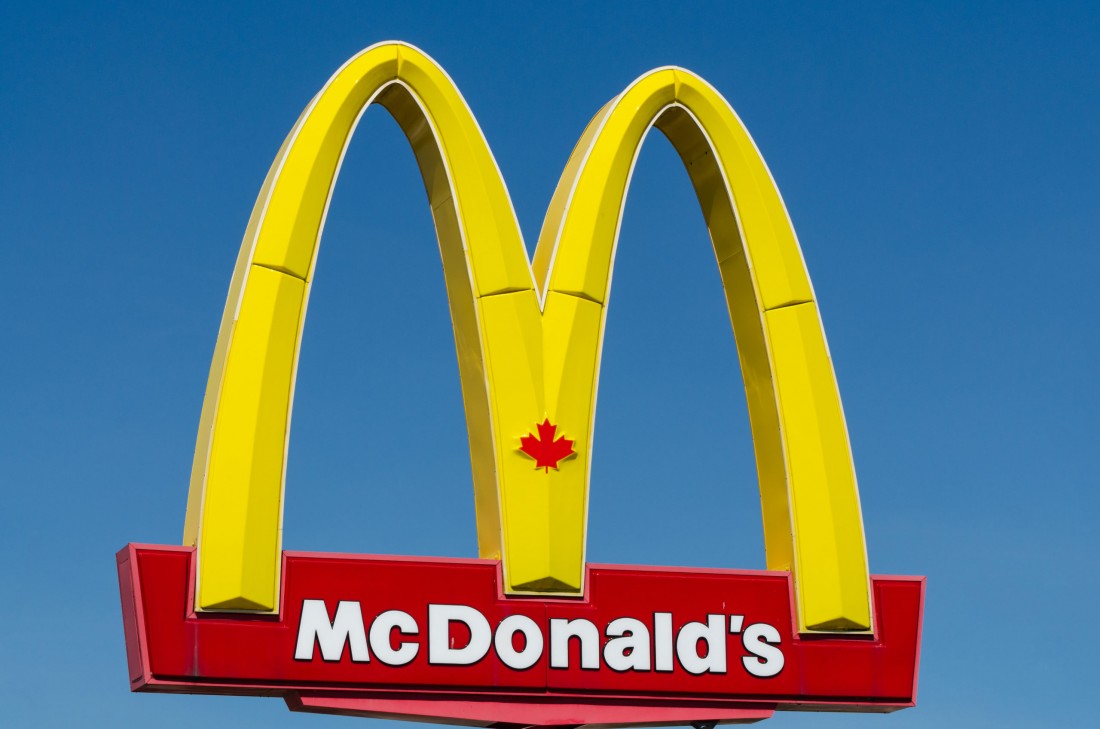 Theo thống kê vào năm 2018, Burger King có hơn 16.000 cửa hàng và  Mcdonald's có 36.000 cửa hàng tại hơn 100 quốc gia. 