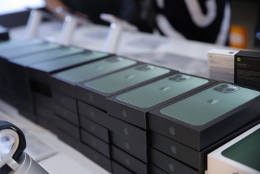 iPhone 13 Pro Max xanh lá mở bán sớm tại Việt Nam
