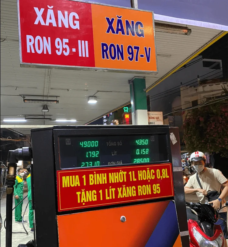 Loại xăng RON 97 là gì? Tại sao có giá bán đắt nhất tại Việt Nam?
