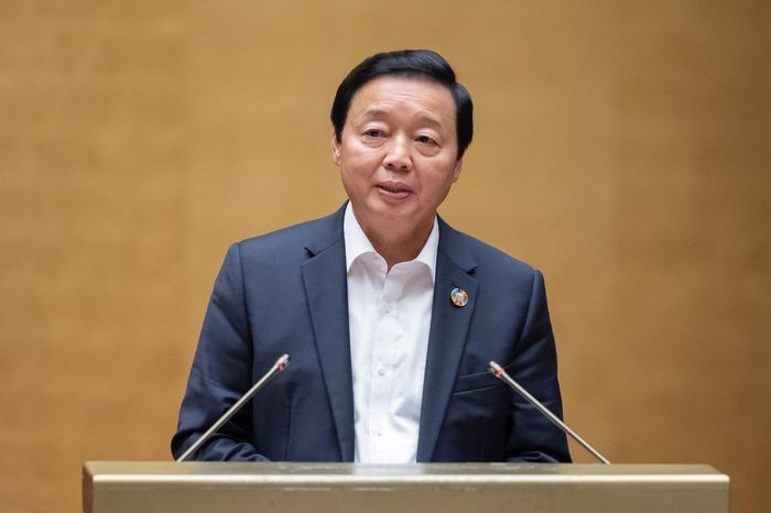 Phó Thủ tướng Trần Hồng Hà báo cáo trước Quốc hội. Ảnh: QH