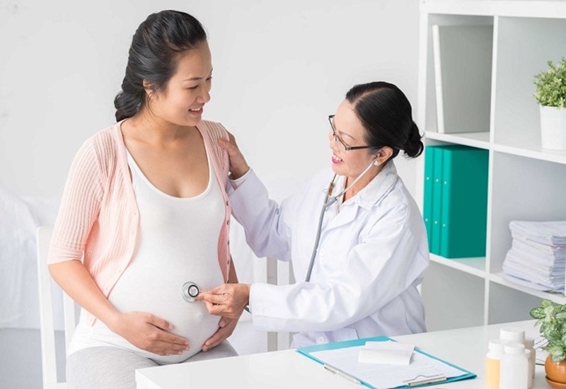 Mẹ bầu có hệ miễn dịch kém hơn bình thường nên dễ mắc bệnh