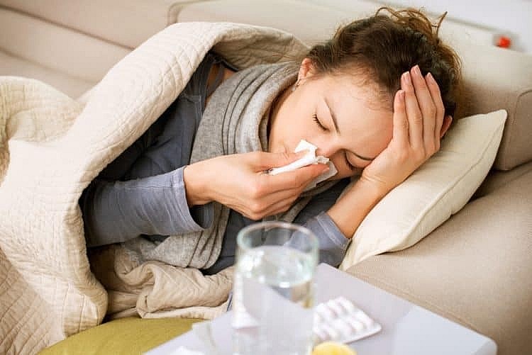Người bệnh có thể dùng thuốc để điều trị cảm cúm tại nhà. Ảnh minh họa