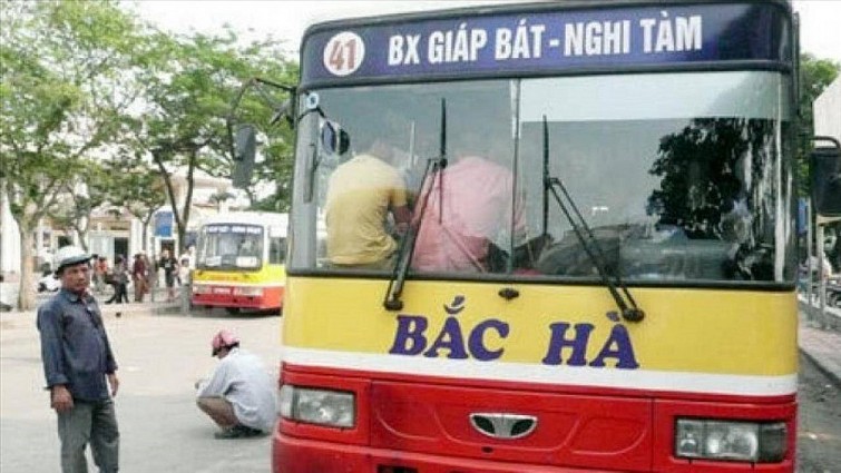 Hà Nội chấp thuận dừng hợp đồng với loạt tuyến buýt của Công ty Bắc Hà. Ảnh: Lao Động