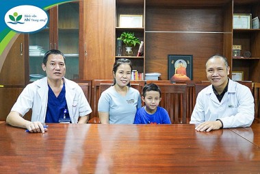 8 năm, 3 lần mổ tim giành lại sự sống cho bé trai người Lào từ tay tử thần