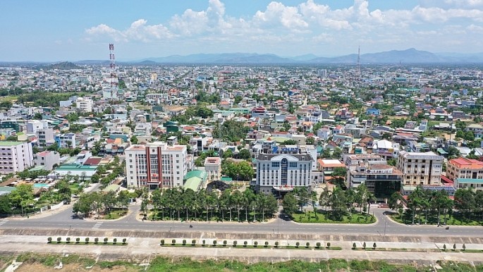 Thành phố Quảng Ngãi nhìn từ trên cao. 