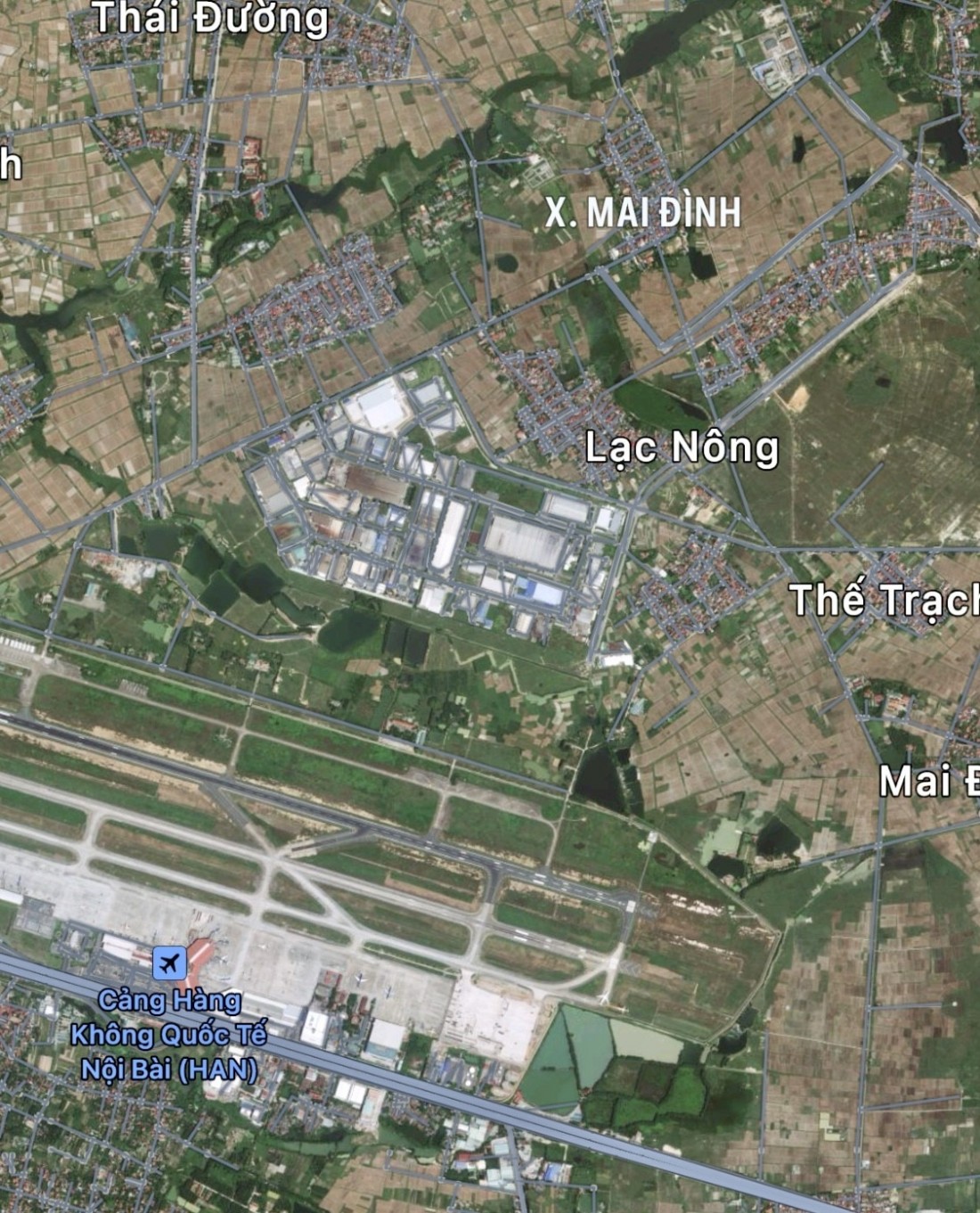 12 thửa đất đấu giá tại xã Mai Đình nằm gần Sân bay Quốc tế Nội Bài và tiếp giáp với Cụm Công nghiệp CN2 đang trong quá trình triển khai thi công hạ tầng kỹ thuật (Ảnh: Google Maps)