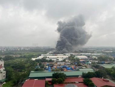 Hà Nội: Cháy lớn tại kho sơn gần chợ 365, quận Hà Đông khiến 1 người tử vong