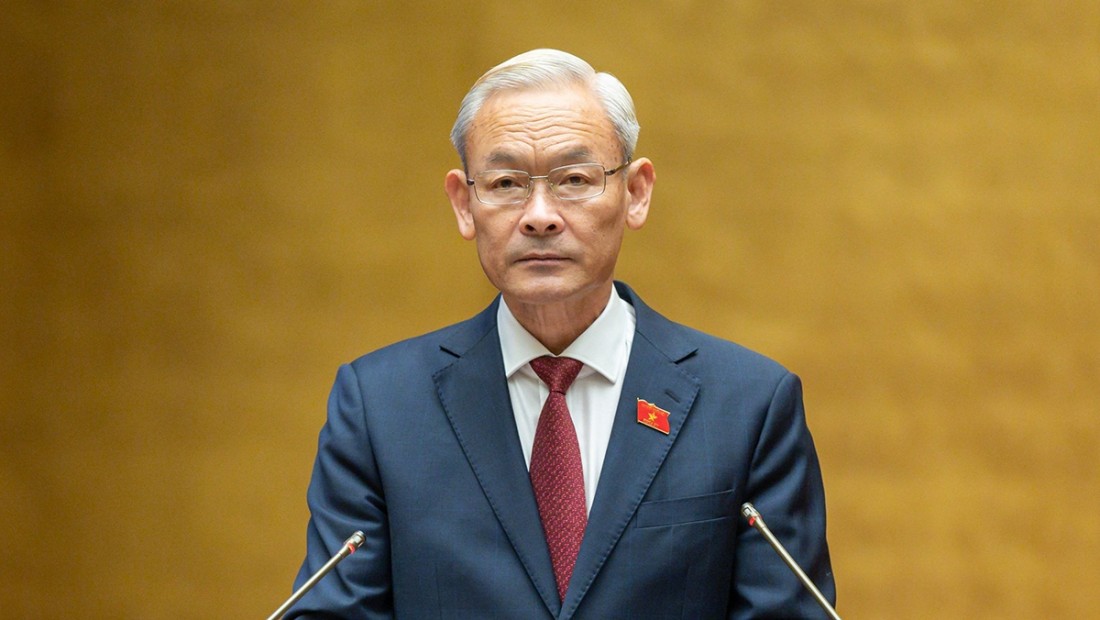 Ông Nguyễn Phú Cường – Phó trưởng đoàn thường trực Đoàn giám sát trình bày báo cáo trước Quốc hội
