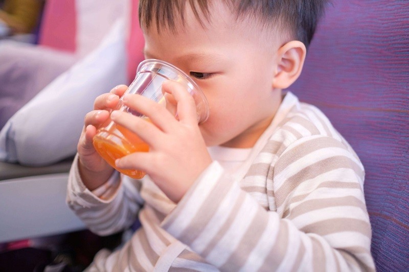 Trẻ bị ngộ độc thức ăn: Dấu hiệu nhận biết và cách xử lý