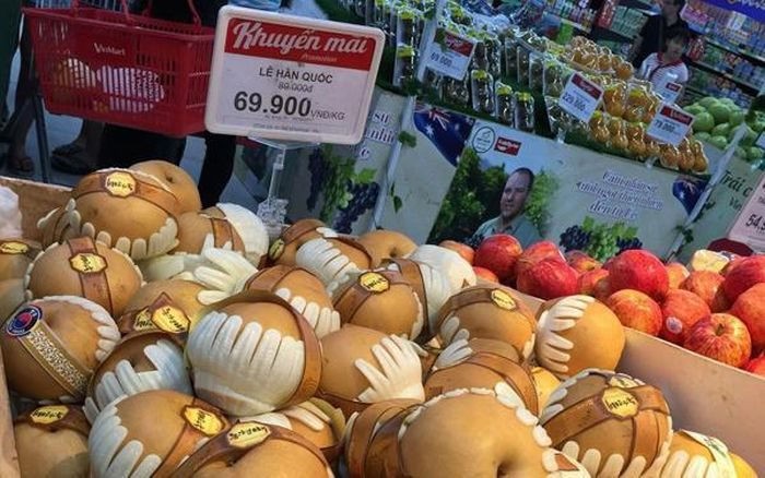 Xuất hiện nhiều loại hoa quả giả gắn mác Hàn Quốc ở chợ dân sinh