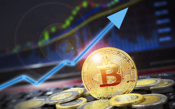 Giá Bitcoin tăng mạnh lên khu vực 57.000 USD