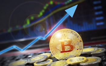 1/5: Giá Bitcoin tăng mạnh lên ngưỡng 57.000 USD