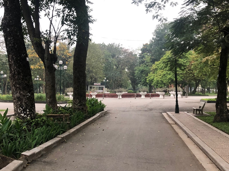 Hà Nội đóng cửa vườn hoa, công viên.