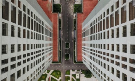 Theo Bộ Xây dựng, tại TP Hồ Chí Minh và Hà Nội, các dự án nhà ở thương mại tại khu vực trung tâm của các đô thị hầu như không có căn hộ với mức giá dưới 25 triệu đồng/m2