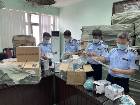 Lực lượng chức năng đã kiểm tra đột xuất cơ sở kinh doanh tại số 43 Đường 3, Phủ Lỗ, huyện Sóc Sơn, Hà Nội.