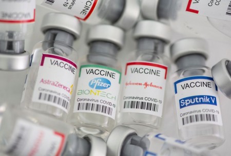 Nhiều quốc gia xem xét trộn lẫn các liều tiêm vaccine COVID-19